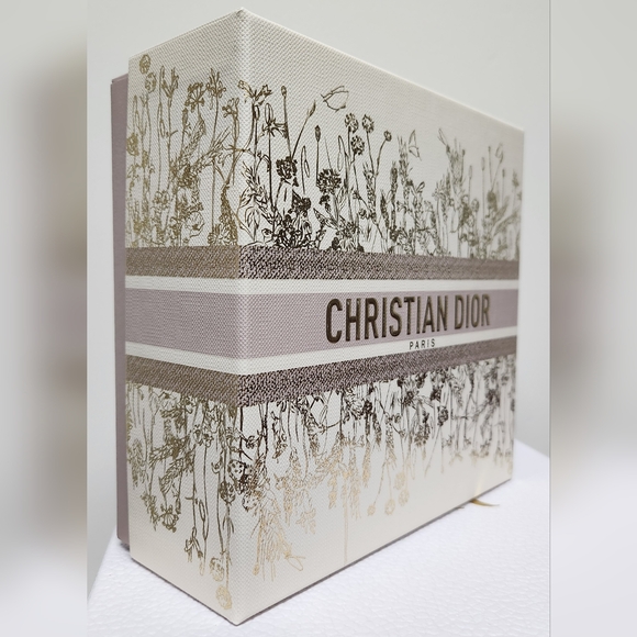 DIOR Gift Box - Picture 3 of 12